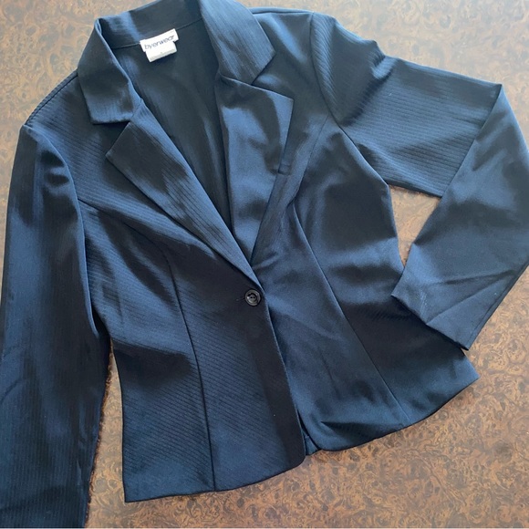 ByerWear Women’s Unlined Blazer in Black Pinstripe - size large - Picture 4 of 5